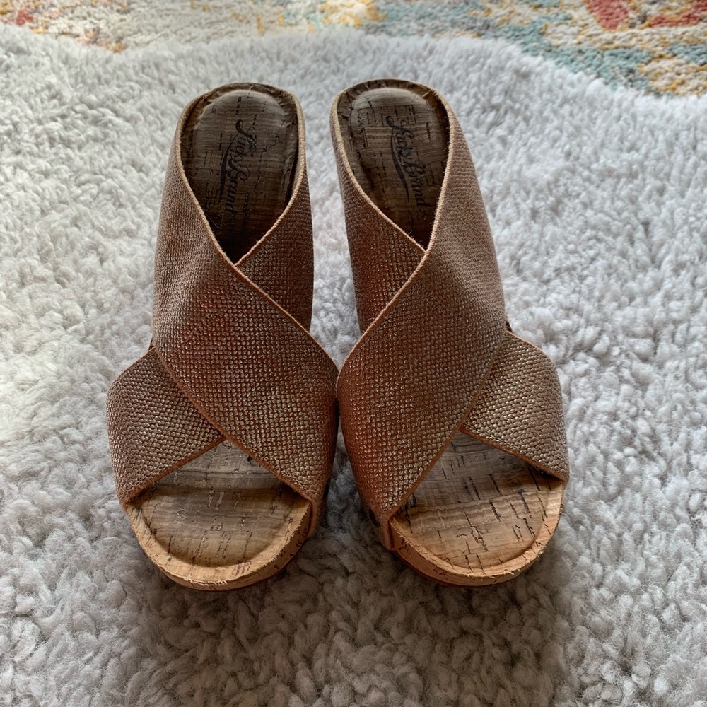 Lucky Wedge Sandals